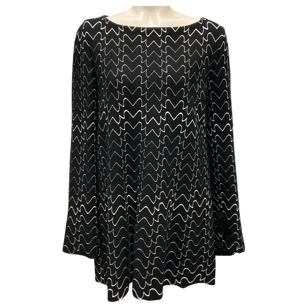 ALAIA BLACK / WHITE FLARED LONG SLEEVED STRETCH KNIT TOP